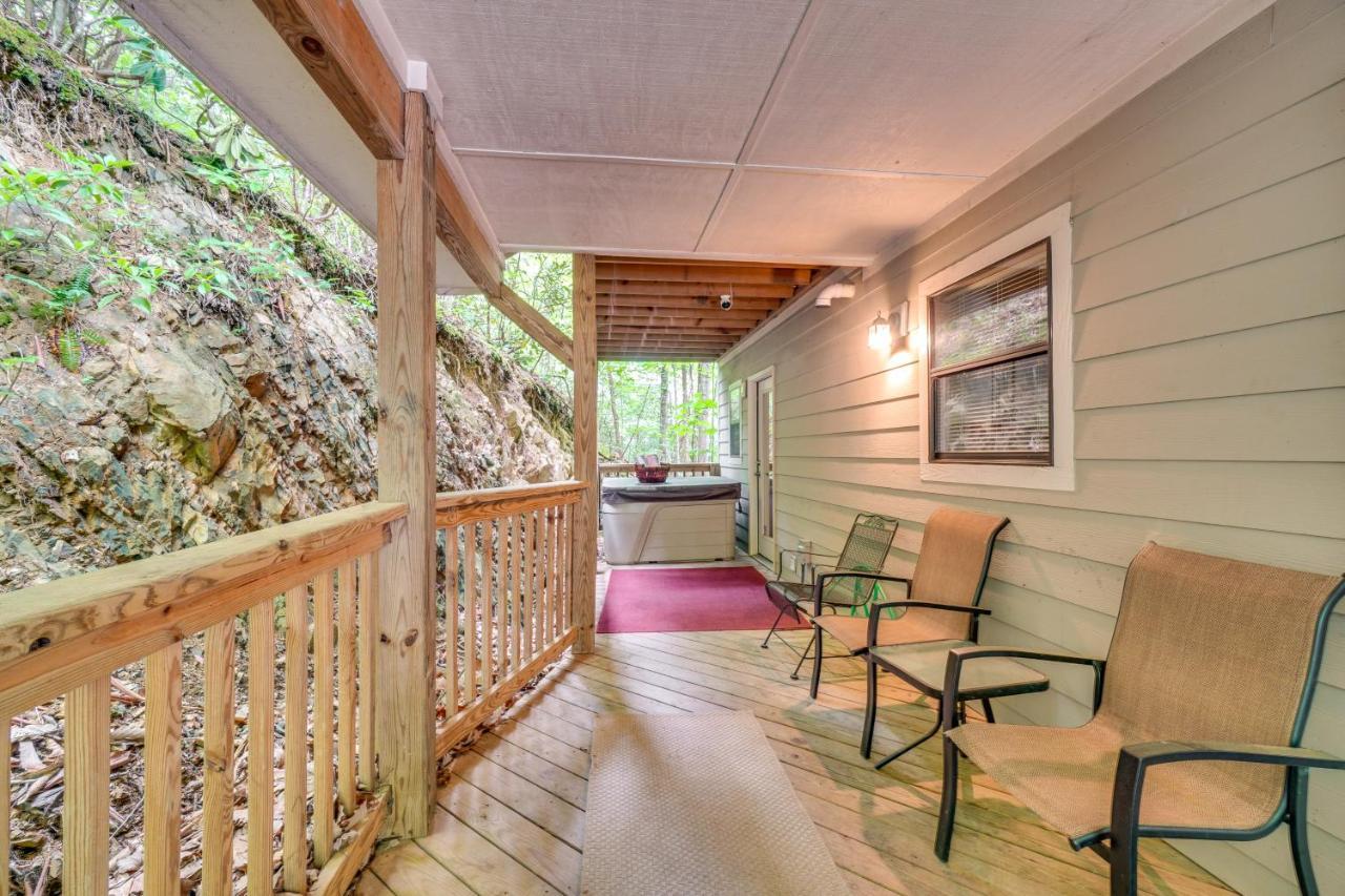 Gatlinburg Vacation Rental Balcony With Hot Tub! Extérieur photo