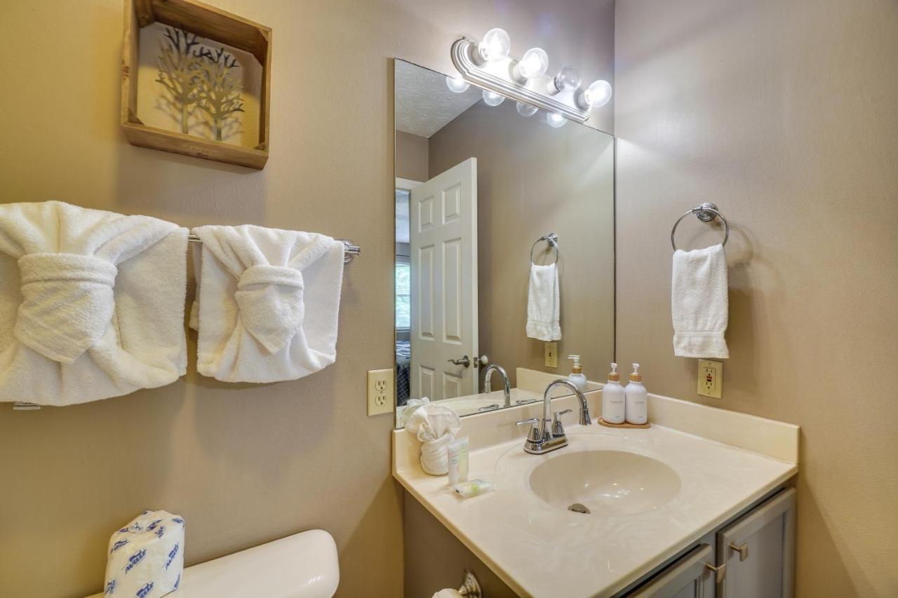 Gatlinburg Vacation Rental Balcony With Hot Tub! Extérieur photo