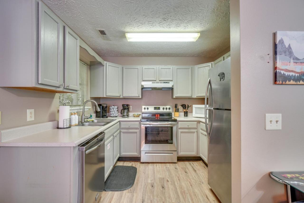 Gatlinburg Vacation Rental Balcony With Hot Tub! Extérieur photo