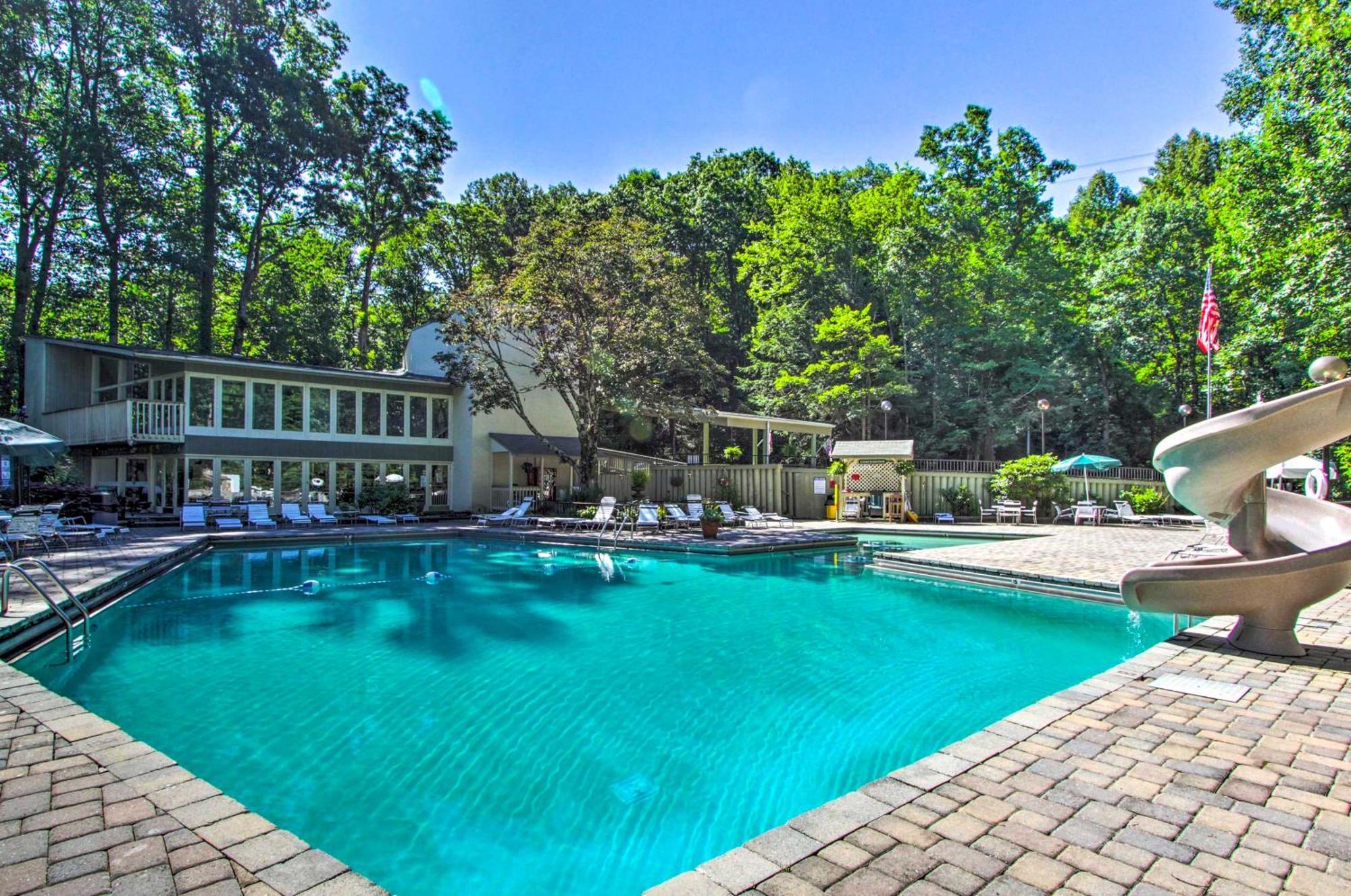 Gatlinburg Vacation Rental Balcony With Hot Tub! Extérieur photo